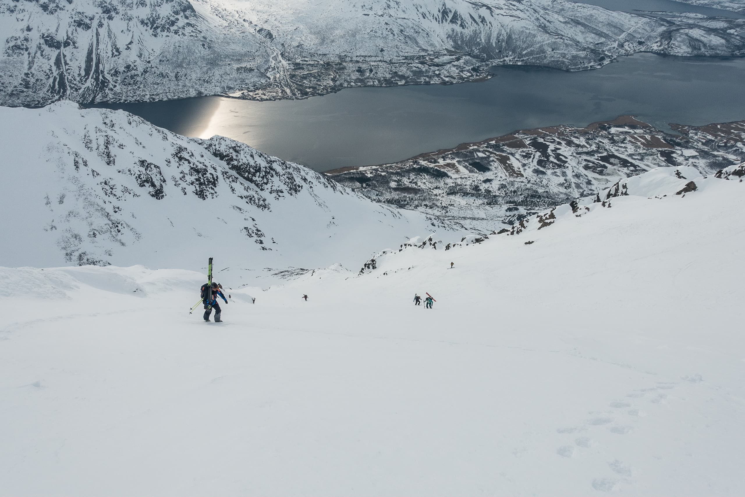Auf in den Norden mit Ski im Gepäck