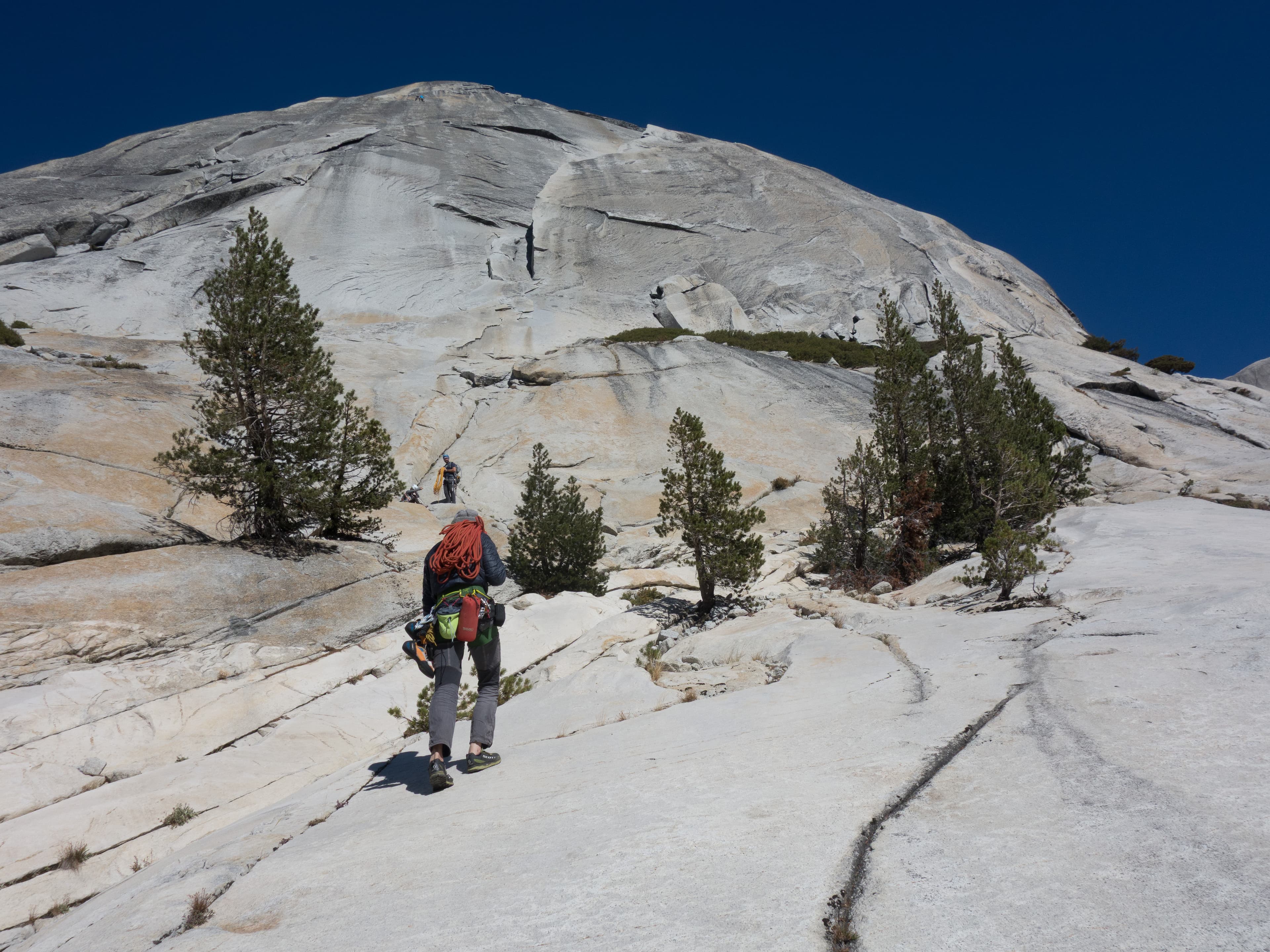 klettern im Tuolumne Meadows Yosemite National Park