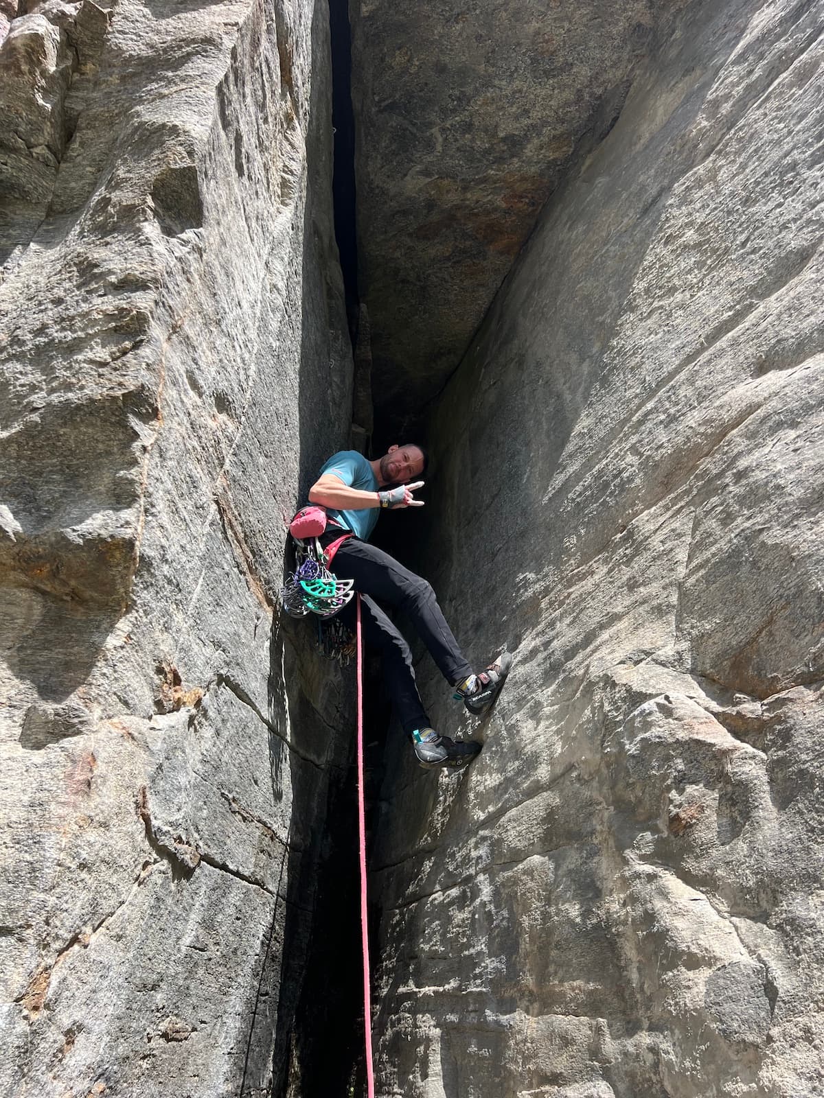crack-climbing-cadarese-cadarese-italien-08